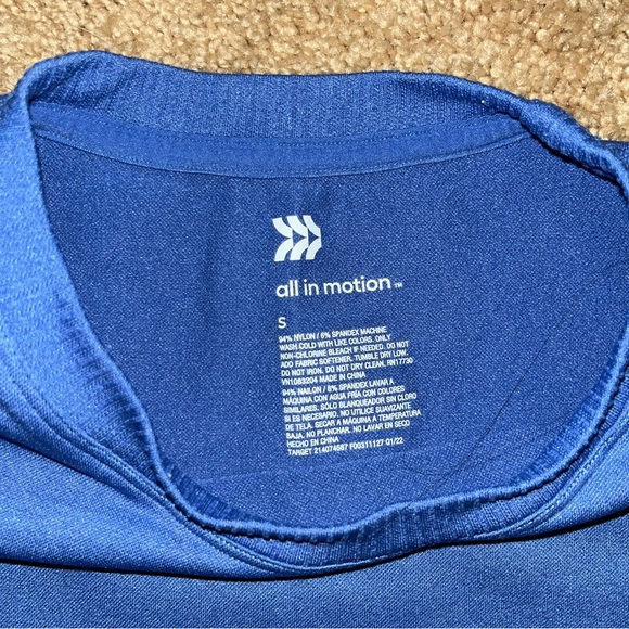 All In Motion Women’s Seamless Crop Top And Bike Shorts 8” - Picture 3 of 5